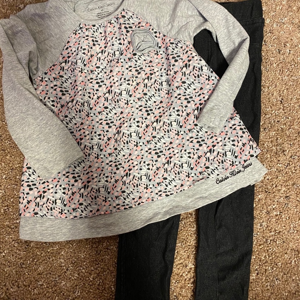Calvin Klein Outfit, Size 4T - Picture 1 of 3